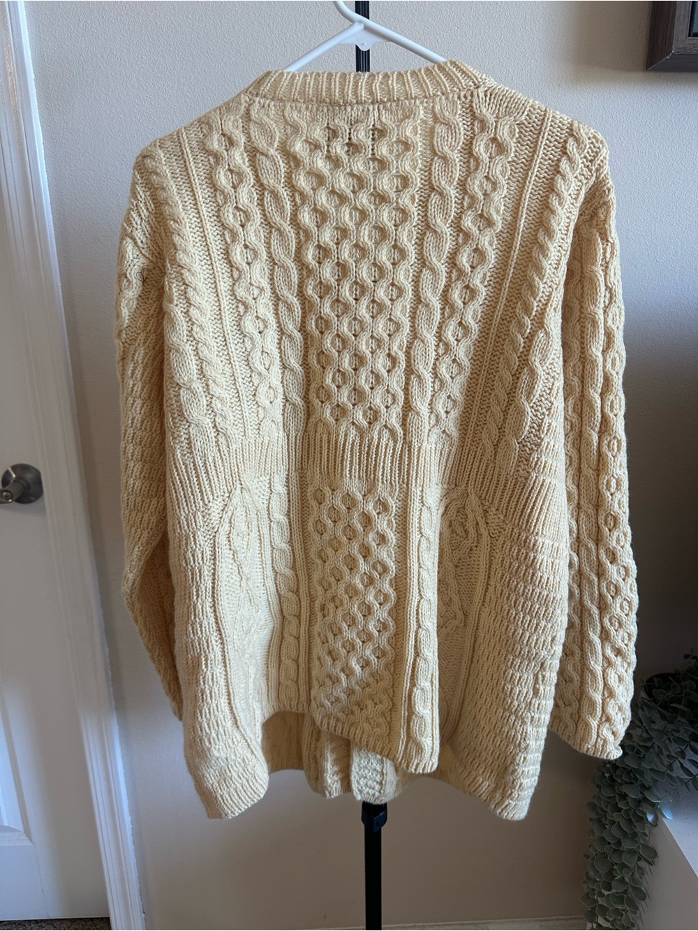 Aran Woolen Mills 100% Merino Wool Butter Yellow Cable-Knit Button Cardigan - Picture 6 of 7